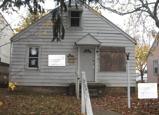 2259 Lexington Ave photo 1