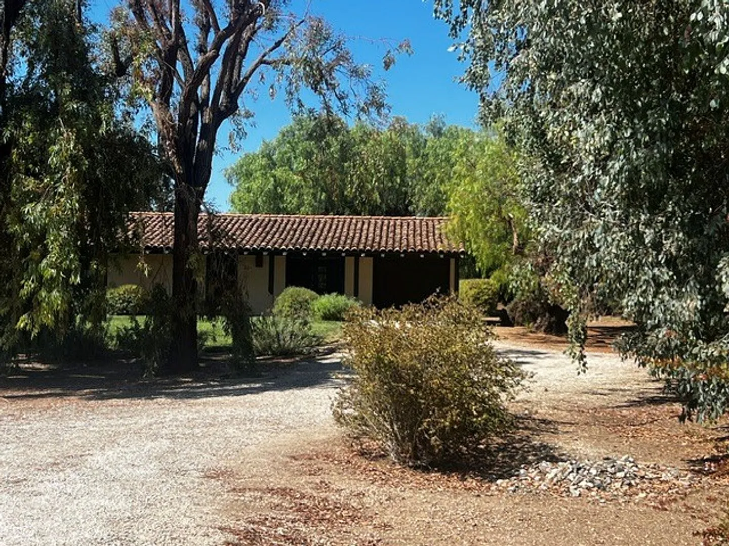 Charming Hacienda-Style Cottage in Private Setting — Photo 1