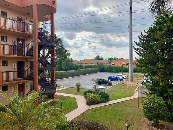 4th image of 5500 W 21st Ct APT 105
