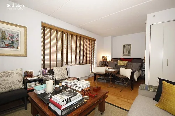 Sold by Sotheby's International Realty | media 3