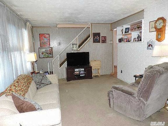 4th image of 30 Polo Ln