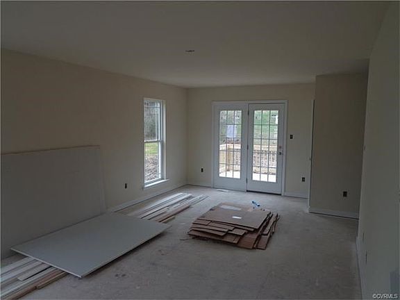 4th image of 4102 Mariposa Dr