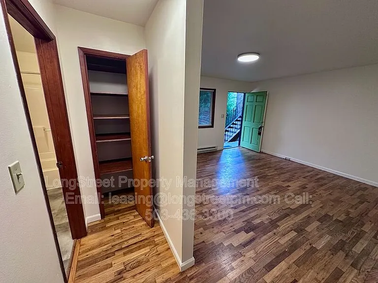 121 SE 30th Pl — Photo 6