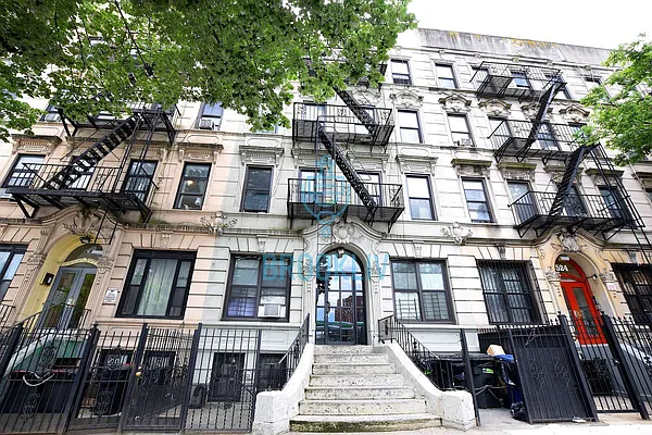 Rented by null | media 16