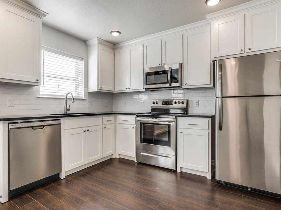 The Berkshire Townhomes 801 N 3rd St Sanger TX Zillow