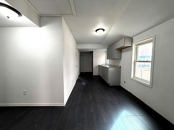 4th image of 2721 Colgate St