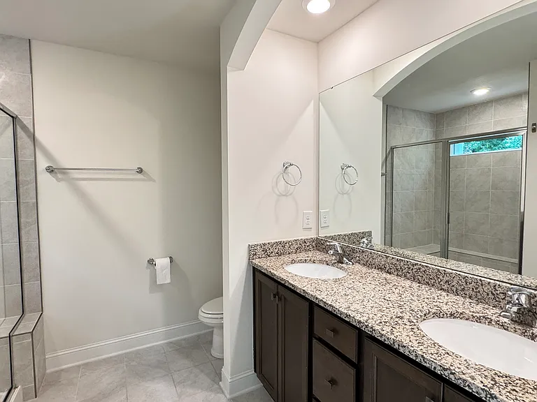 409 Lionel St — Photo 13