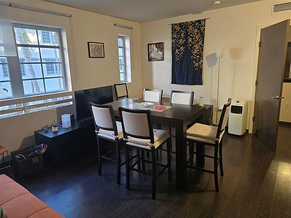 5th image of 435 21st St #209