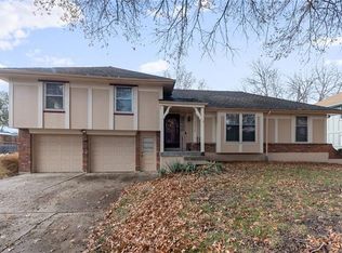 12712 Sycamore St, Grandview, MO 64030