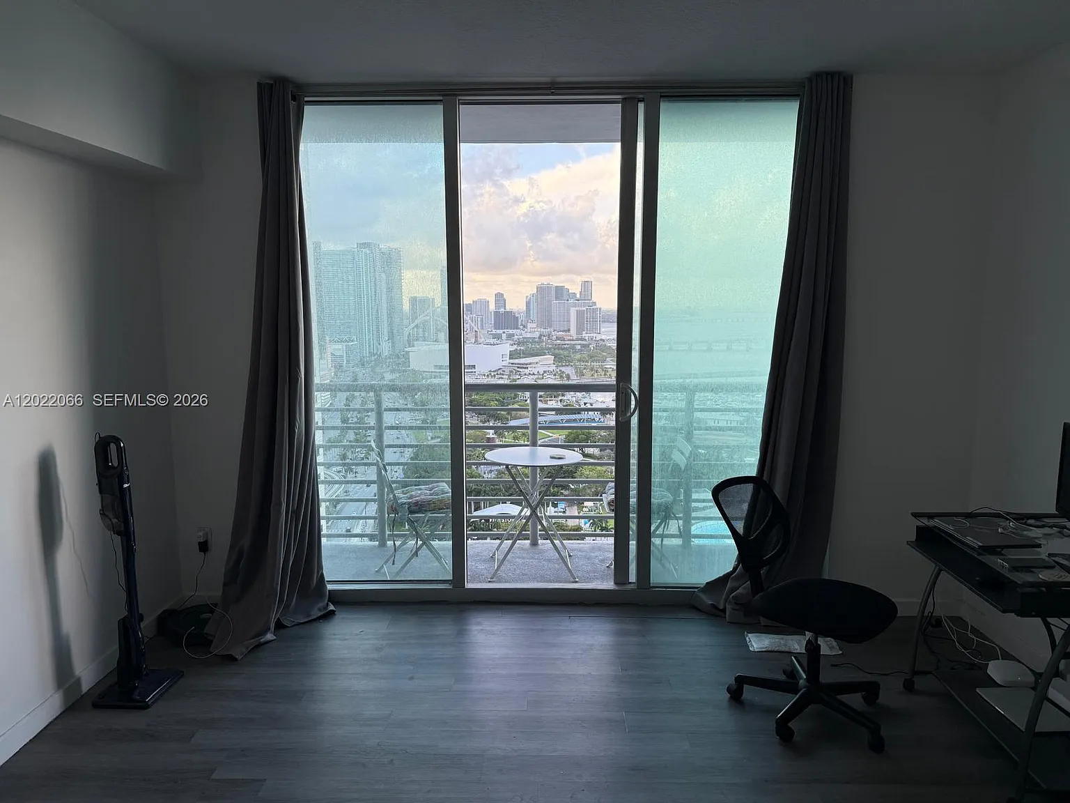One Miami West Condo — Photo 4