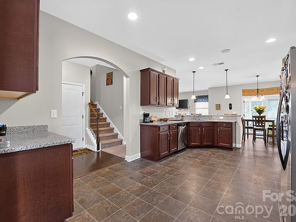 5th image of 5909 Langwell Ln