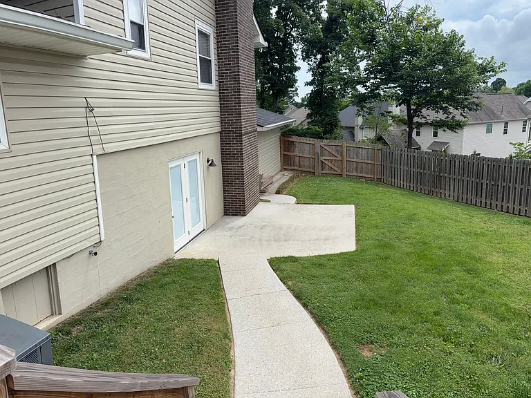1101 Burning Tree Ln — Photo 31