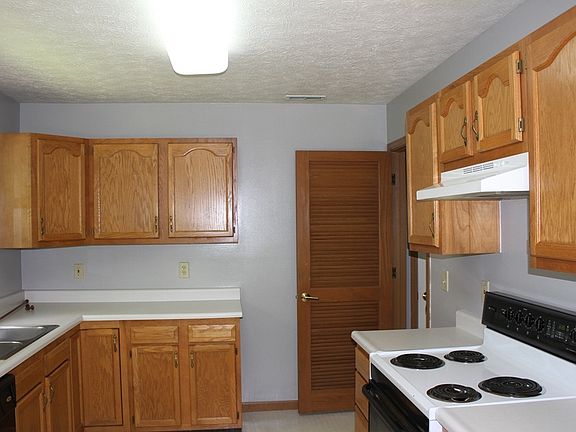 3rd image of 2901 Bowfield Way