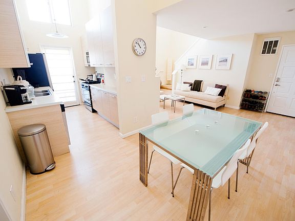 3rd image of 2471 Sawtelle Blvd APT 204