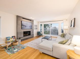 3985 Frames Pl, North Vancouver, BC V7G 2M5