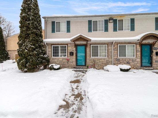 16107 Terrace Village Dr, Taylor, MI 48180