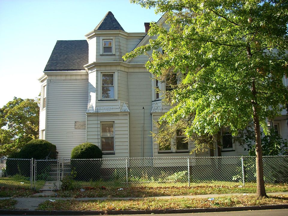 2nd image of 68 William St