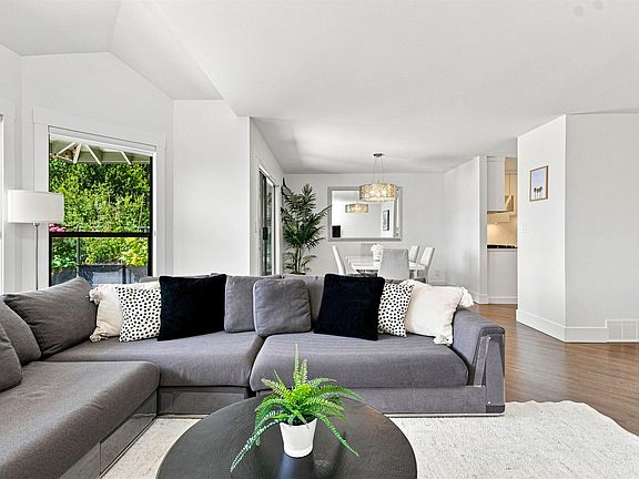 4th image of 5723 Owl Ct