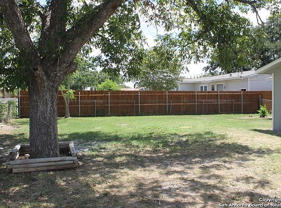 3rd image of 303 Pool Dr