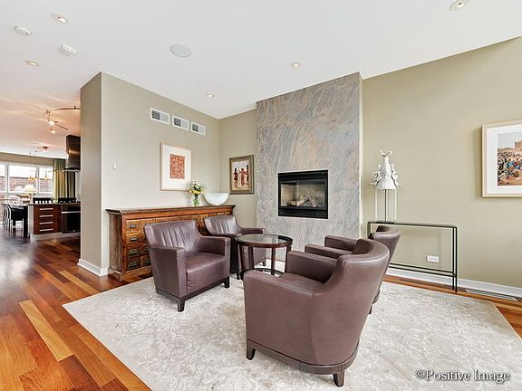 5th image of 1707 N Hoyne Ave