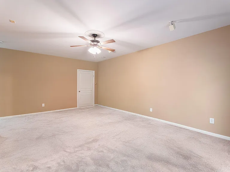 3001 Prospect Pkwy — Photo 32