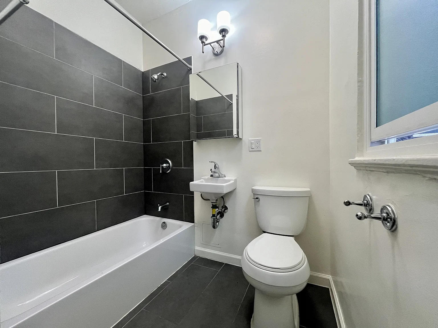371 Turk St — Photo 4