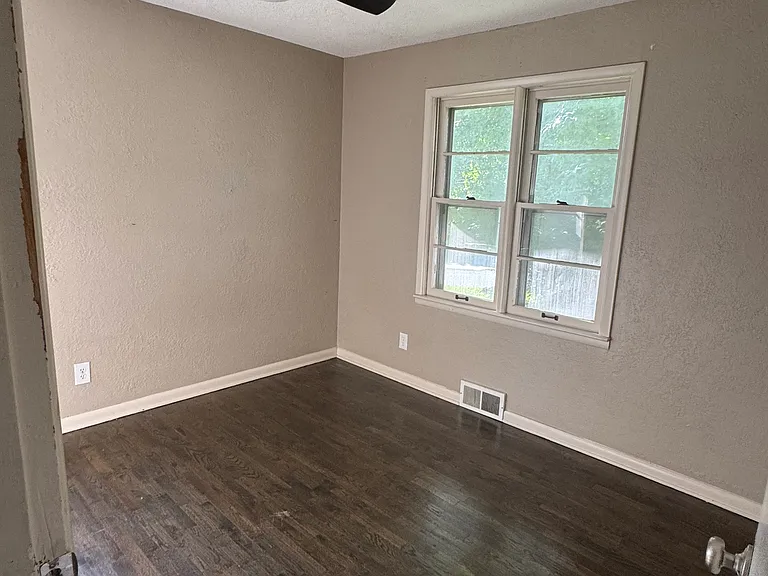 4812 Cleveland Ave — Photo 7