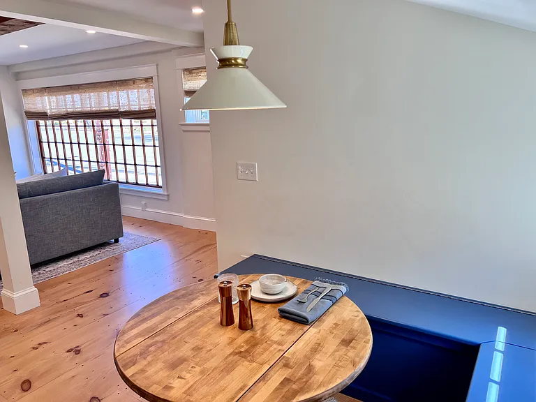 14 Sugarloaf St — Photo 9