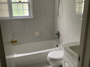 1011 Jericho Tpke, New Hyde Park, NY 11040
