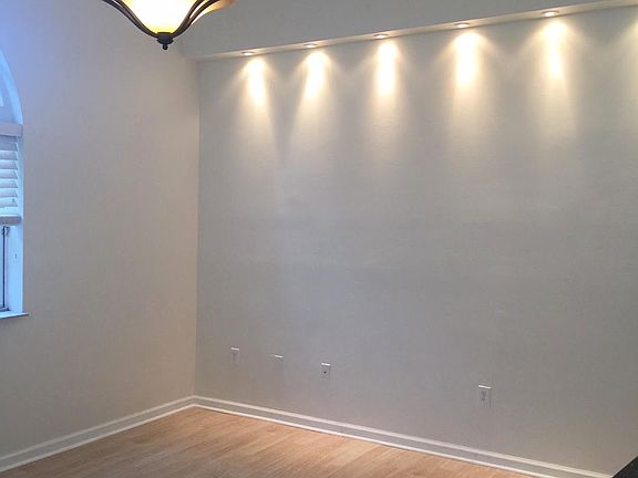 3rd image of 802 Euclid Ave APT 102