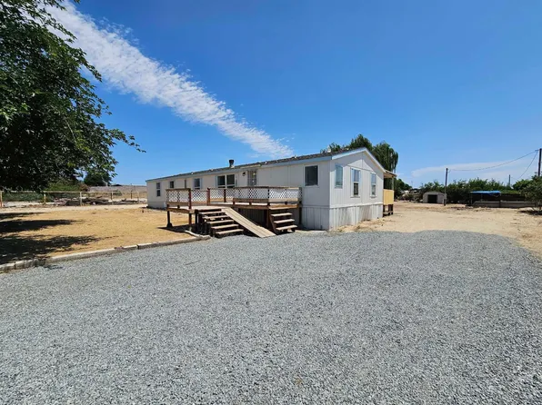 15716 S Hughes Ave, Caruthers, CA 93609