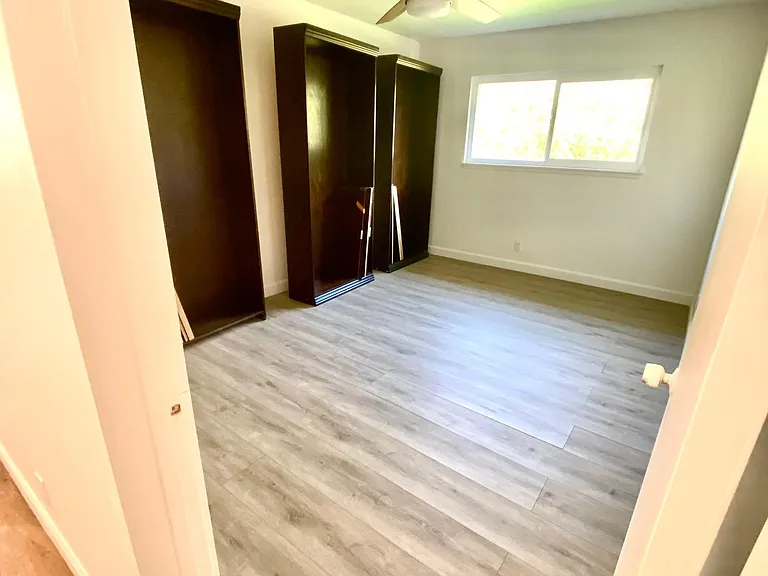 18591 Oriente Dr — Photo 18