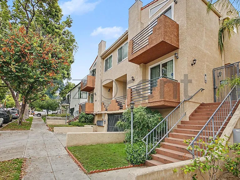 528 E San Jose Ave #110 — Photo 2