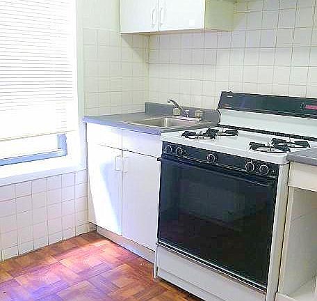 4th image of 200 W 95th St #401