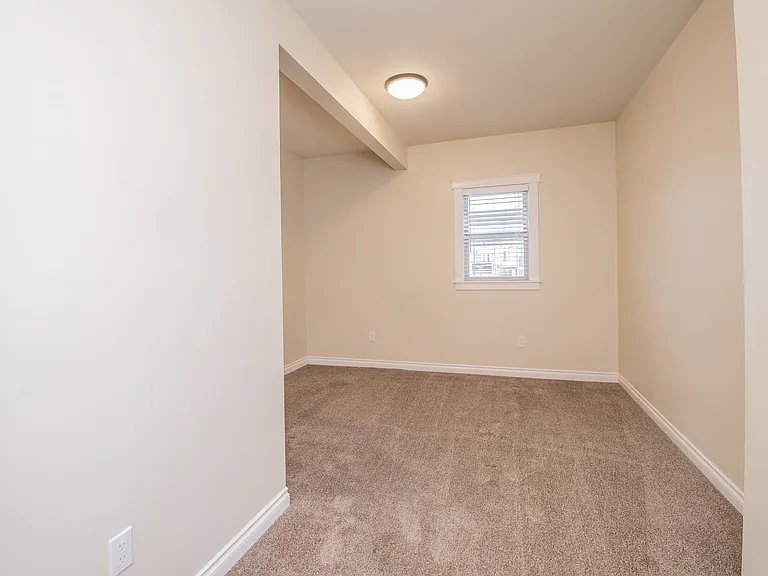 17 Saint Helens Ave — Photo 16