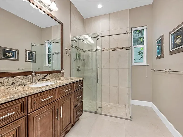 3254 Lakeview Dr — Photo 16