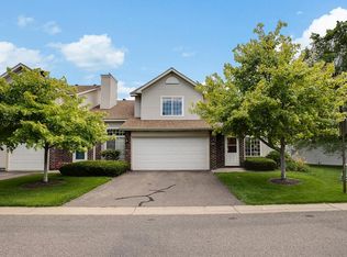 543 Old Town Dr, New Brighton, MN 55112