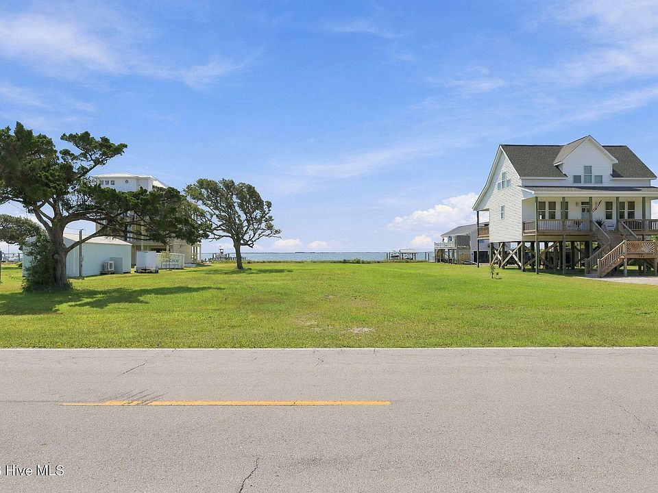 1st image of 606 Island Road