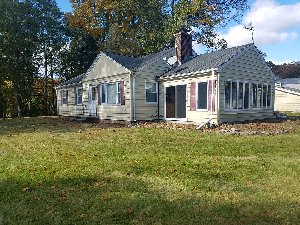 2nd image of 572 Mendon Rd