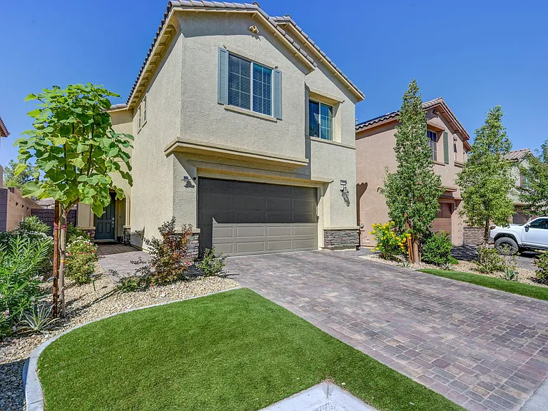 12321 Silvana St — Photo 2