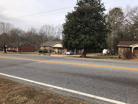 4th image of 218 College Ave