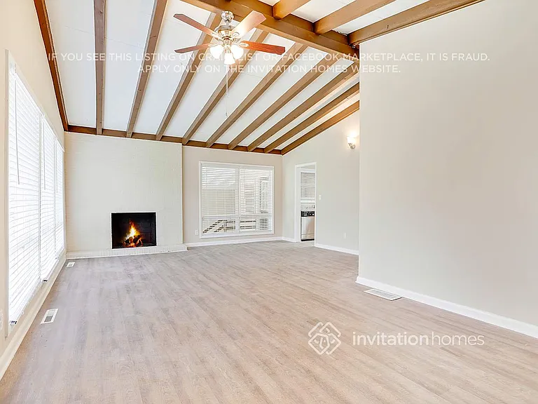 562 Collingwood Dr — Photo 4