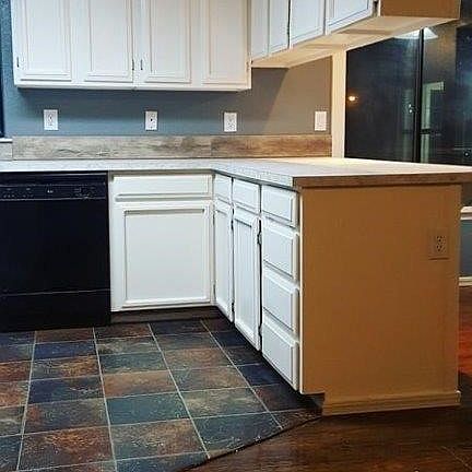 3rd image of 1246 Juniper Dr SE