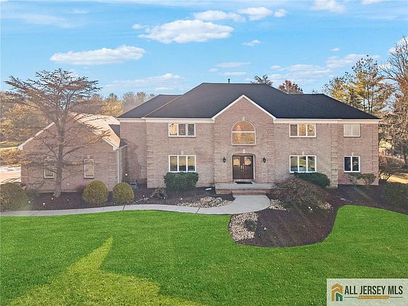 2nd image of 21 Drinking Brook Rd