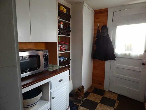 Storage in entry
