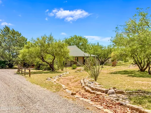 9009 S Oakridge Dr, Hereford, AZ 85615