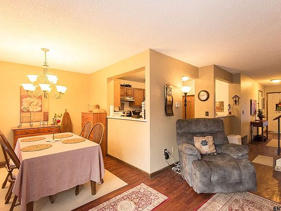 4th image of 33 Stoney Creek Dr