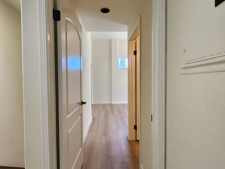 4735 Gloria Ave #5 — Photo 21