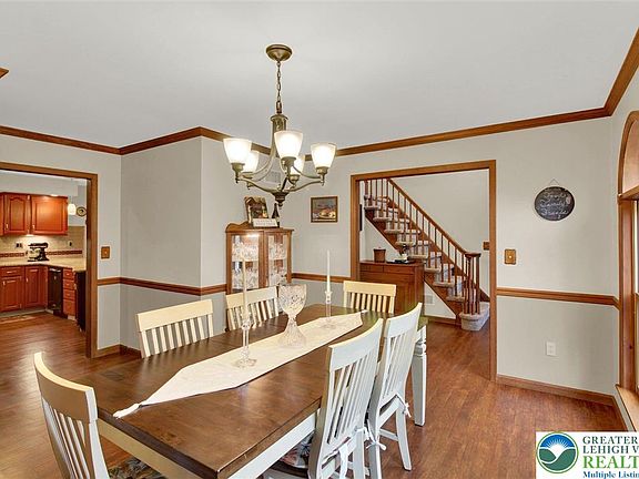 5th image of 426 Joanne Ct