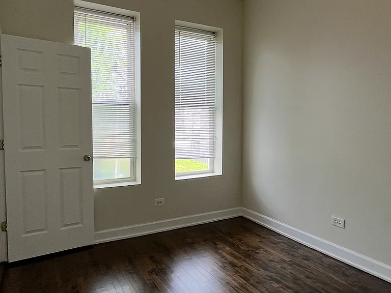 1541 S Central Park Ave #2 — Photo 3